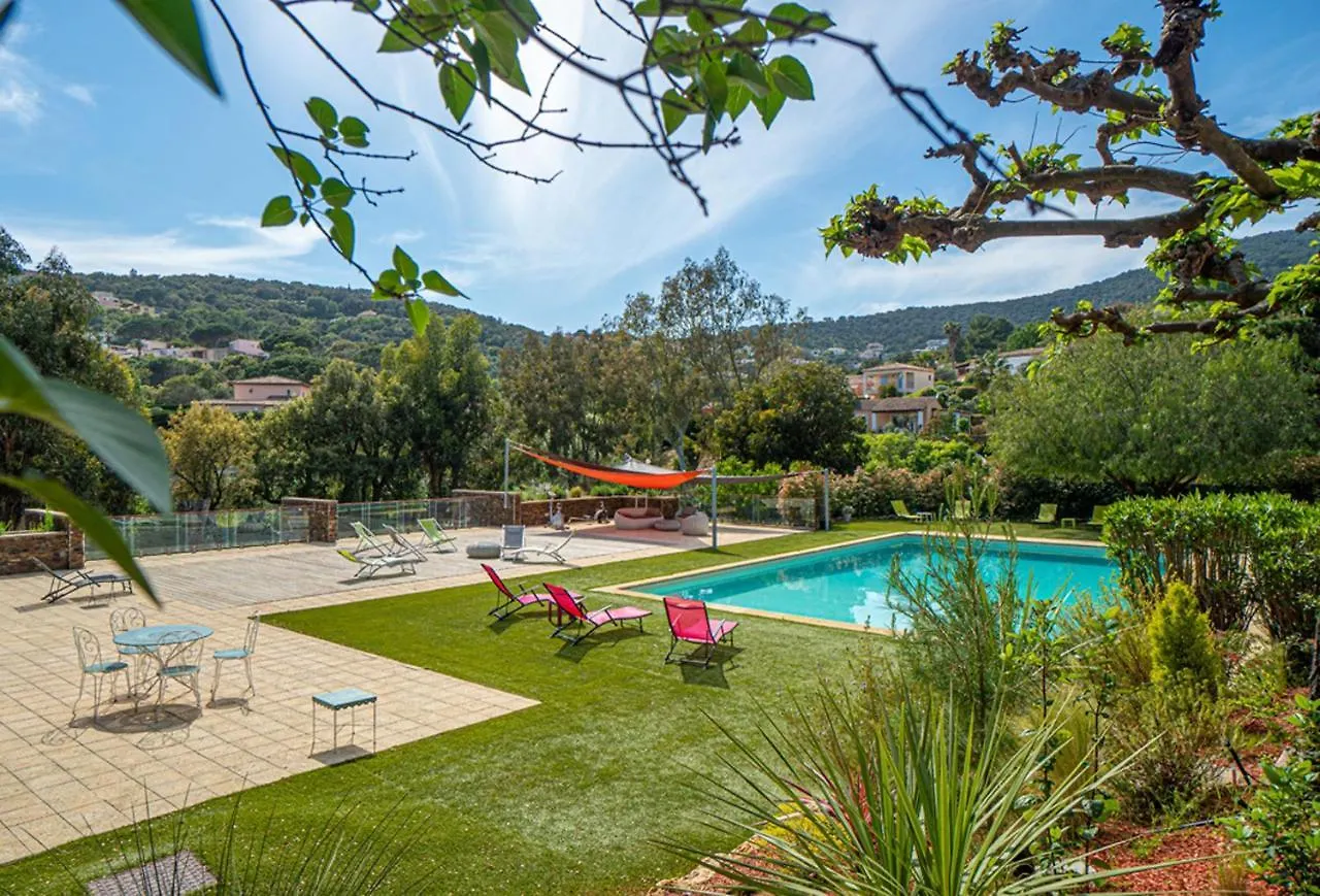 La Villa Romeo, Piscine Et Spa Sainte-Maxime 0*,  Francie